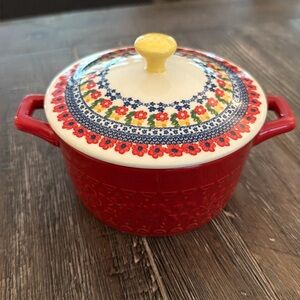 The Pioneer Woman Dazzling Dahlias Red Mini Casserole Dish With Lid 14.4 oz